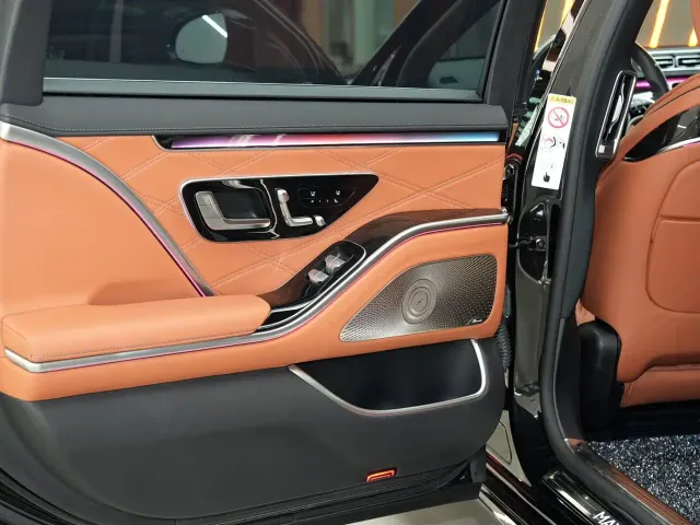 Mercedes-Benz Maybach S-Class — Фото автомобиля 11