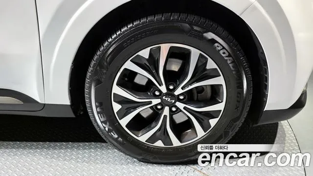 Kia Canival — Фото автомобиля 5