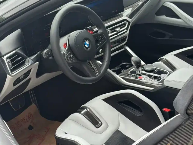 BMW M4 — Фото автомобиля 10