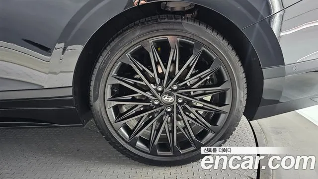 Hyundai Grandeur Grandeur (GN7) 2.5 Бензин 2WD — Фото автомобиля 3