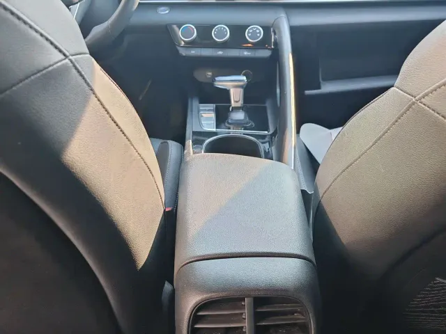 Hyundai Elantra — Фото автомобиля 6