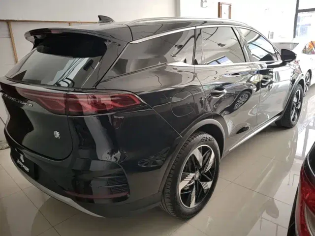 BYD Tang — Фото автомобиля 6