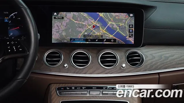Mercedes-Benz E-Class — Фото автомобиля 13
