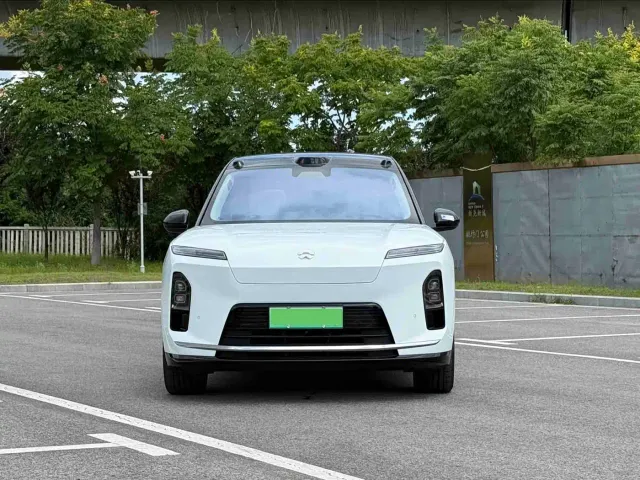 Nio ES8 — Фото автомобиля 2