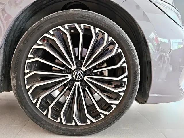 Volkswagen Passat — Фото автомобиля 14