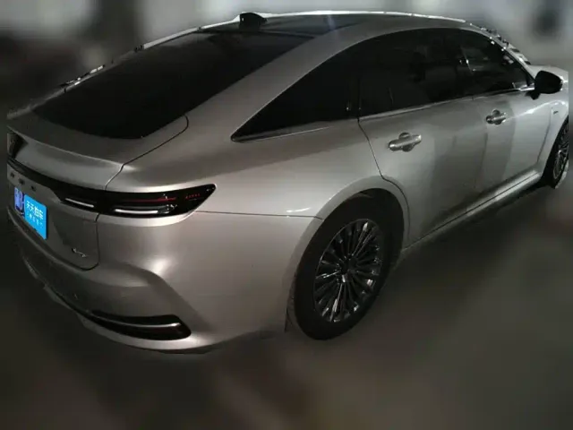 Toyota Crown — Фото автомобиля 5