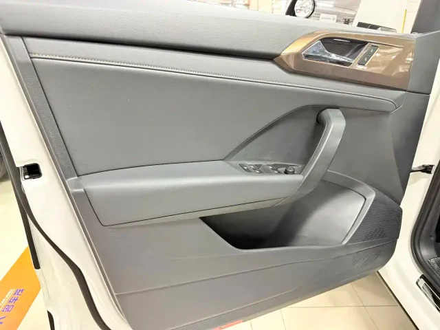 Volkswagen Tharu — Фото автомобиля 7