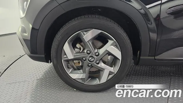Hyundai Venue — Фото автомобиля 4