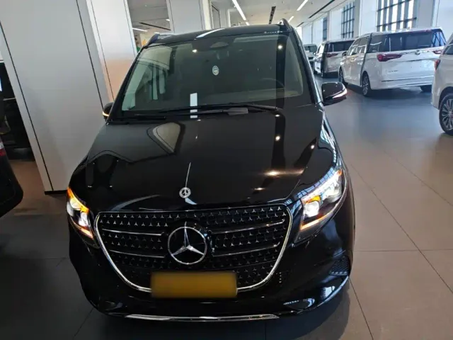 Mercedes-Benz V-Class — Фото автомобиля 2