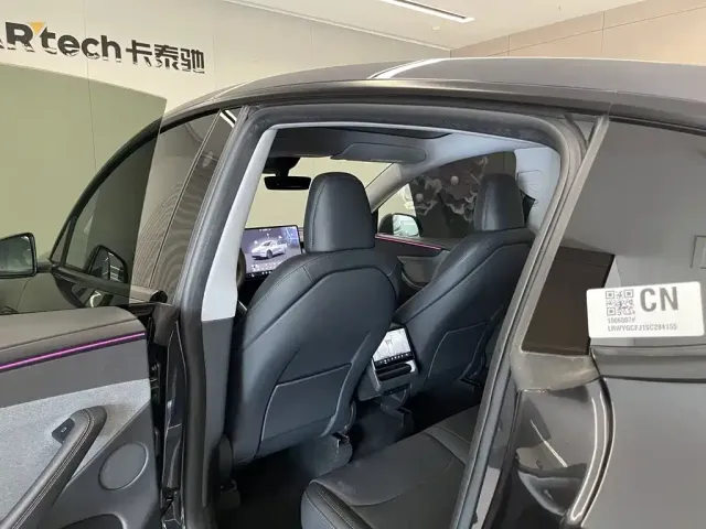 Tesla Model Y — Фото автомобиля 26