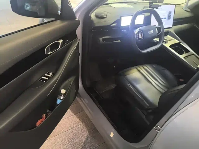 Geely Galaxy E5 — Фото автомобиля 15