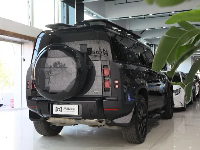Land Rover Defender — Фото автомобиля 20