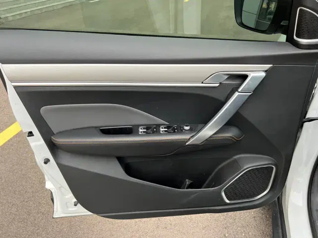 Geely Binyue — Фото автомобиля 9