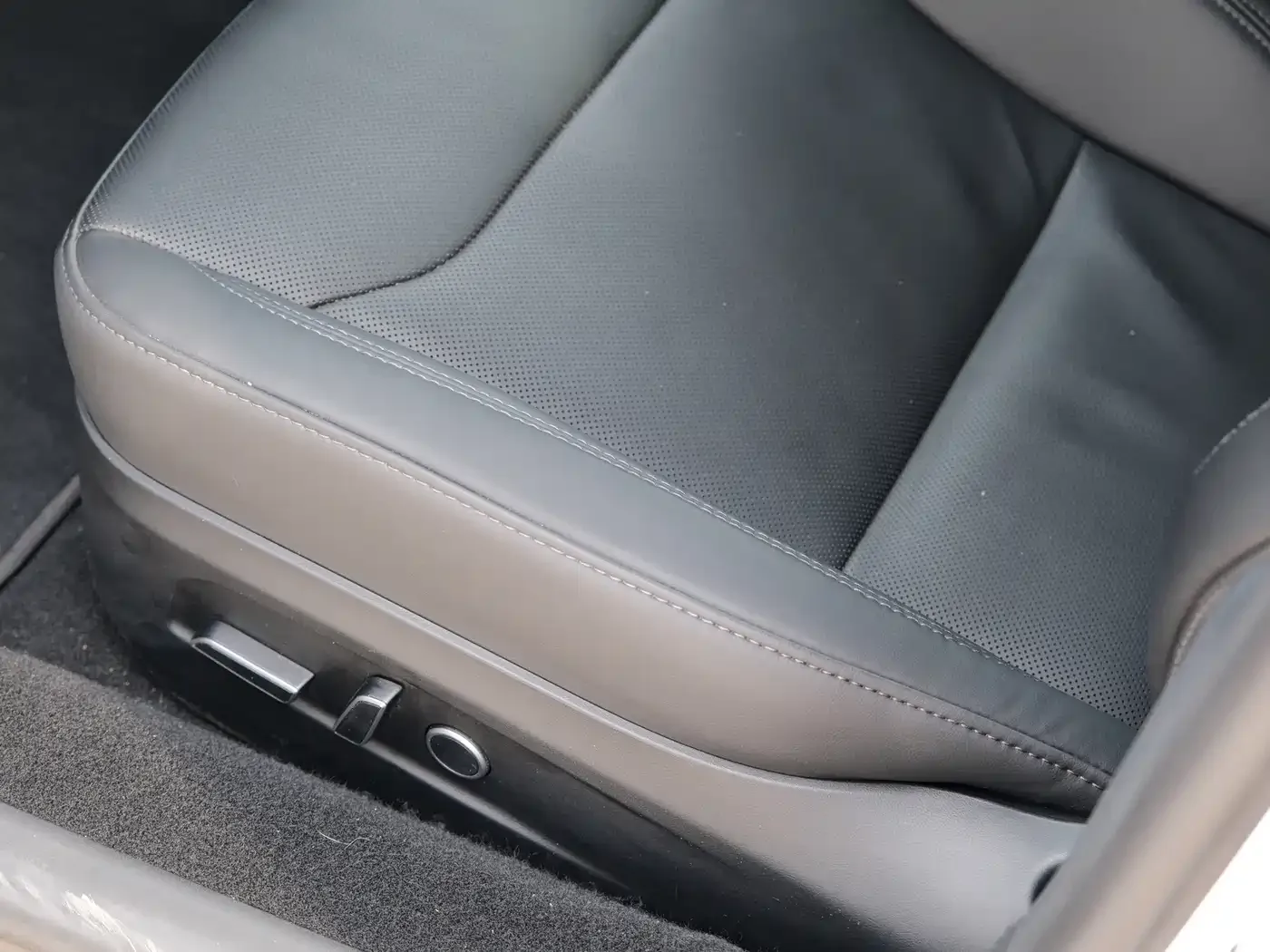 Tesla Model 3 2023 Long Range All-Wheel Drive — Фото автомобиля 11