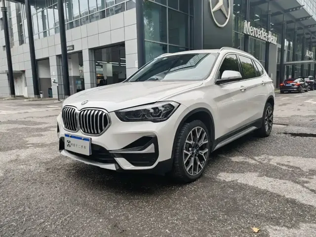 Фотография автомобиля — BMW X1