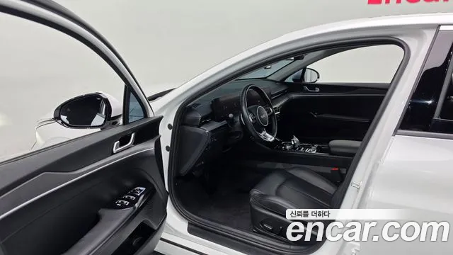 Kia K5 Новый K5 3 поколение 2.0 LPi(Для проката) — Фото автомобиля 2