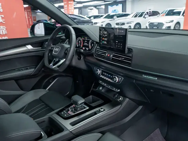 Audi Q5L — Фото автомобиля 13