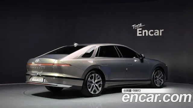 Hyundai Grandeur GN7 — Фото автомобиля 2