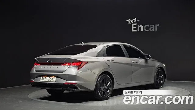 Hyundai AVANTE — Фото автомобиля 2