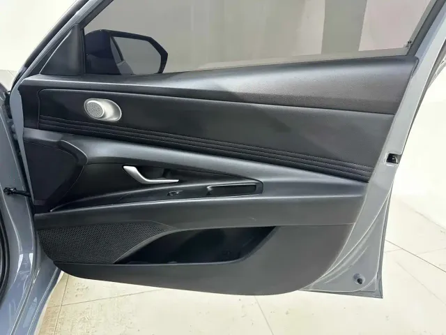Hyundai Elantra — Фото автомобиля 19