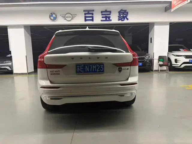 Volvo XC60 — Фото автомобиля 4