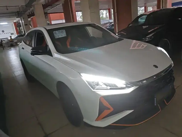 Dongfeng Yixuan — Фото автомобиля 3