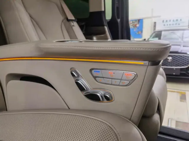 Mercedes-Benz V-Class — Фото автомобиля 10