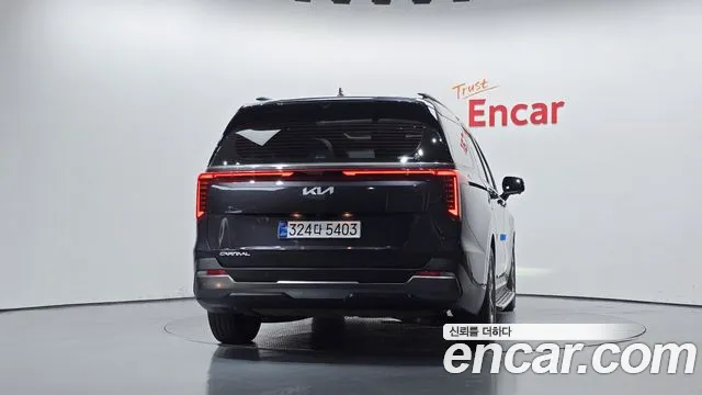 Kia Carnival Generation 4 — Фото автомобиля 4
