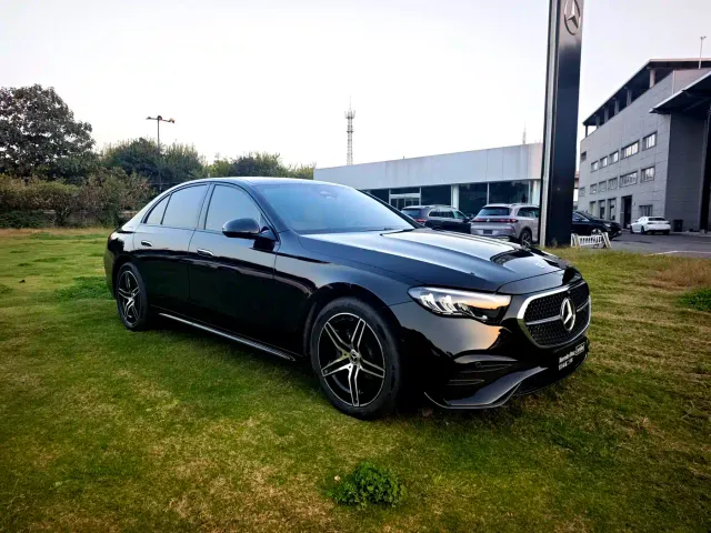 Mercedes-Benz E-Class — Фото автомобиля 3