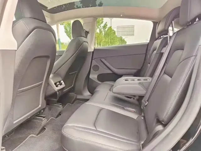 Tesla Model Y 2024 Rear-Wheel Drive Version — Фото автомобиля 6