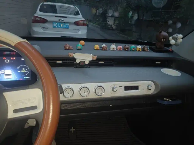 Wuling Hongguang Mini EV — Фото автомобиля 9
