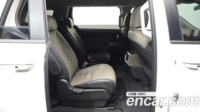 Kia Carnival — Фото автомобиля 18