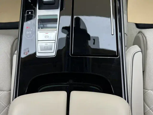 Audi A8 — Фото автомобиля 17