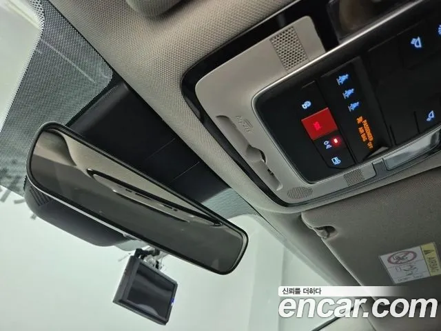 Hyundai Santafe Бензин 2.5T 2WD — Фото автомобиля 16