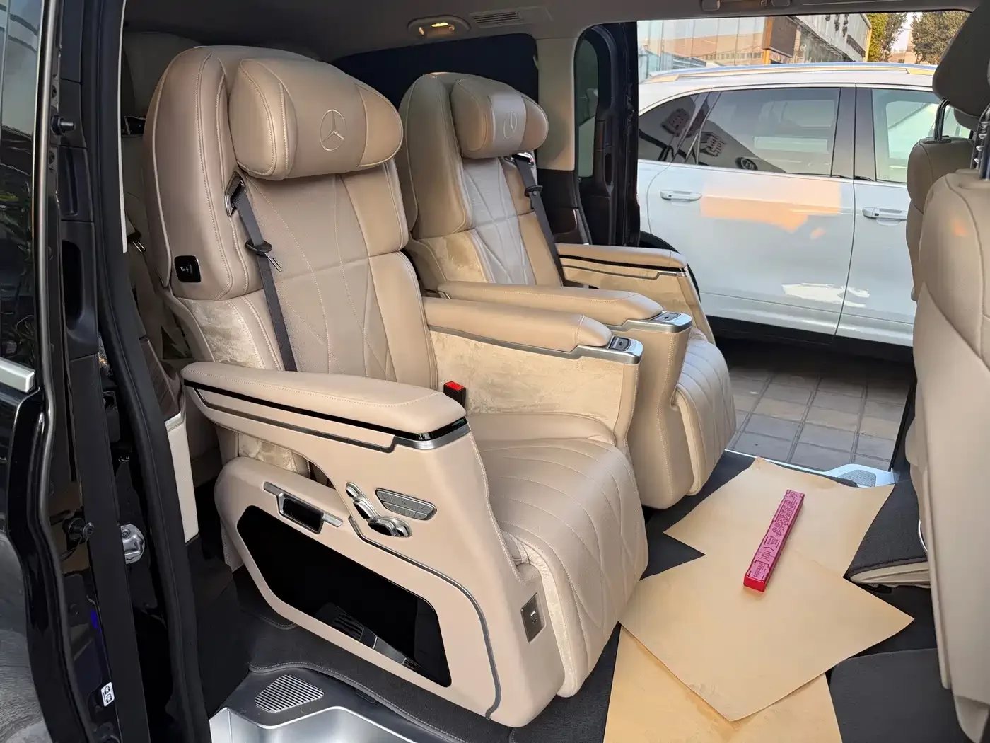 Mercedes-Benz Mercedes-Benz V-Class 2022 V 260 Pilot Edition — Фото автомобиля 18