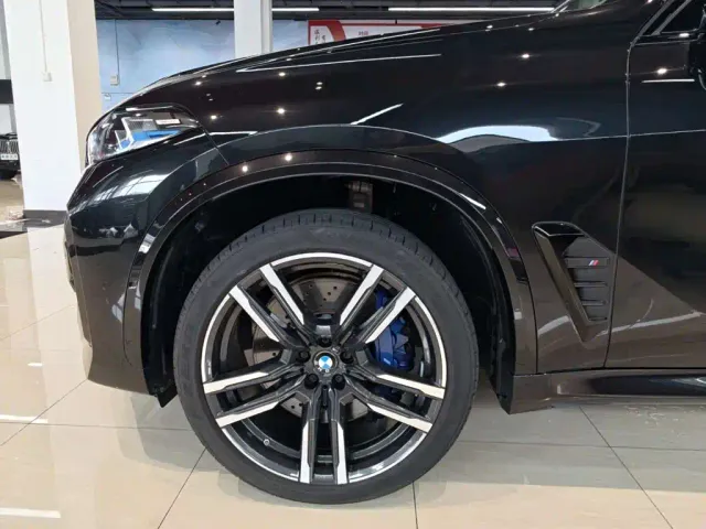 BMW X5 M — Фото автомобиля 12