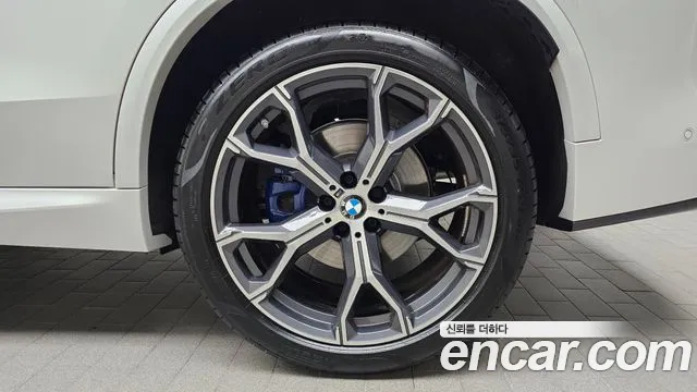 BMW X5 xDrive 40i M Sport — Фото автомобиля 19