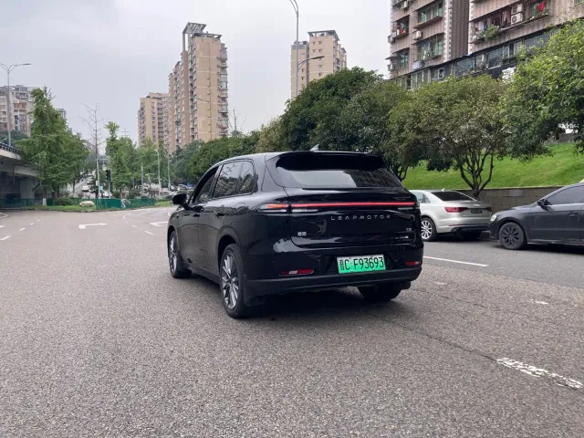 Leapmotor C10 — Фото автомобиля 14
