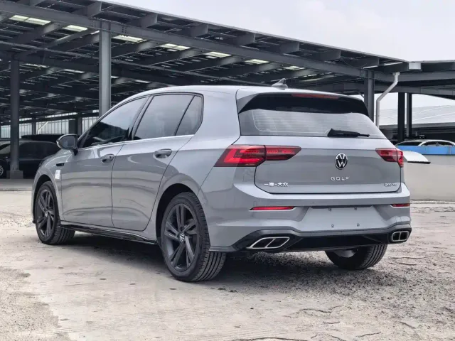 Volkswagen Golf — Фото автомобиля 6