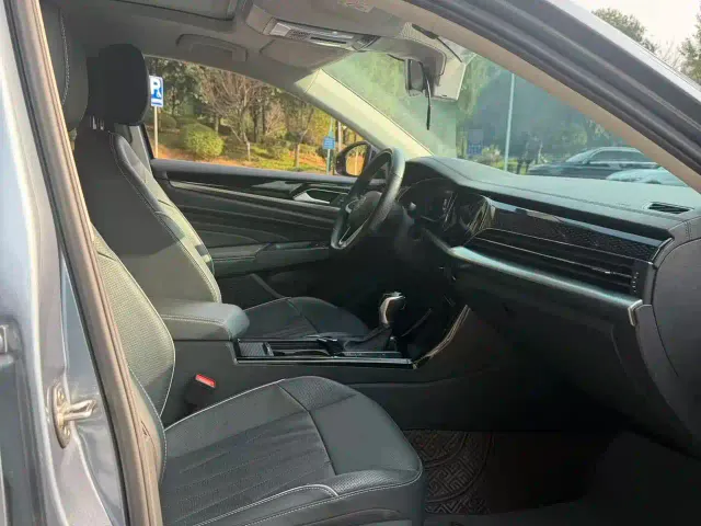 Volkswagen Passat — Фото автомобиля 11