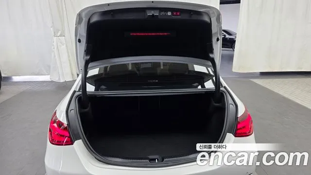 Mercedes-Benz C-Class — Фото автомобиля 7