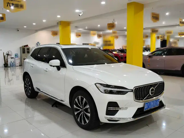 Volvo XC60 — Фото автомобиля 3