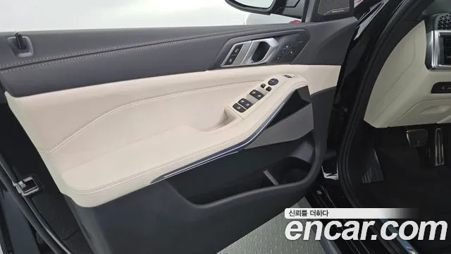 BMW X5 xDrive 40i M Sport — Фото автомобиля 24