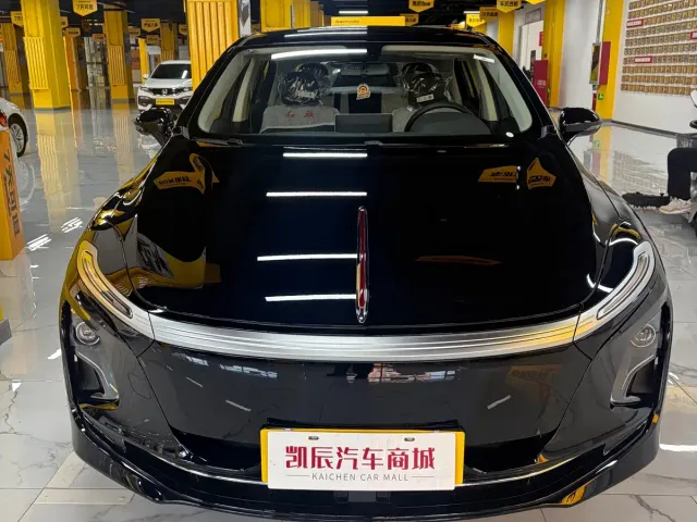 Hongqi E-QM5 — Фото автомобиля 2
