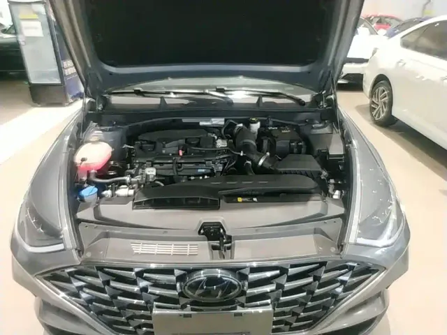 Hyundai Sonata — Фото автомобиля 19