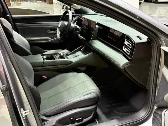 BYD Qin L — Фото автомобиля 12