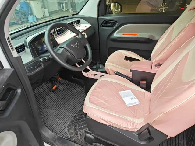 Wuling Hongguang Mini EV — Фото автомобиля 14