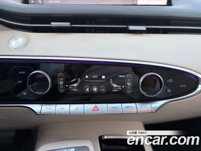 Genesis GV70 — Фото автомобиля 15
