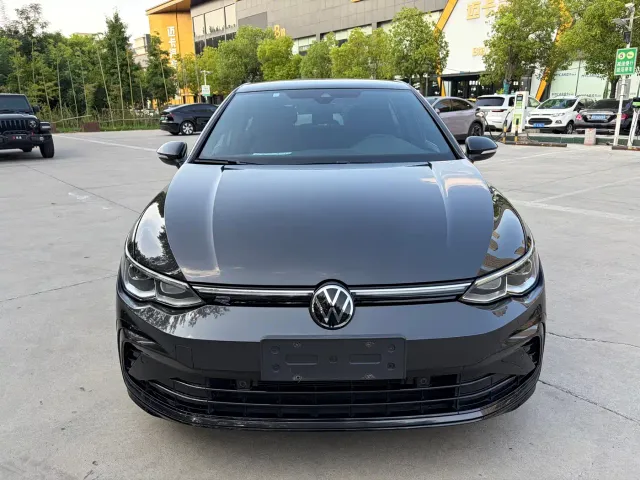 Volkswagen Golf — Фото автомобиля 2