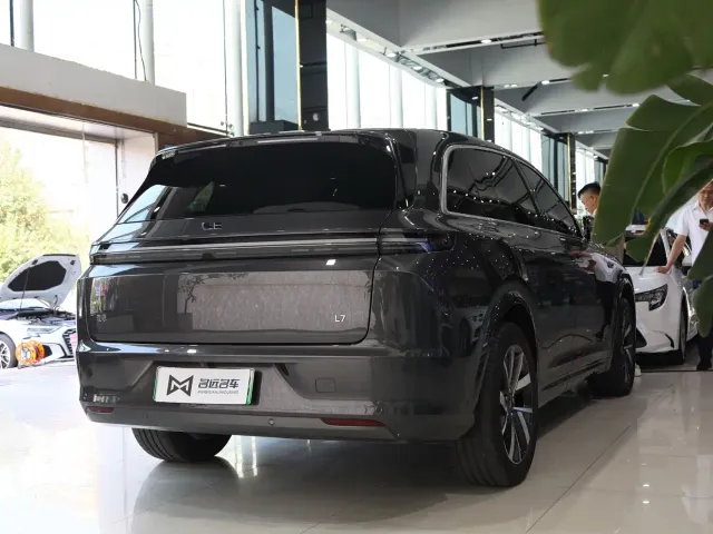 Li Auto L7 — Фото автомобиля 15